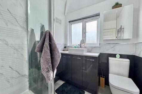 Shower room.jpg