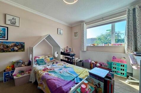 Bedroom 2 (2).jpg