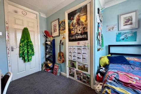 Bedroom 3 (2).jpg