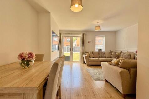 Dining area.jpg