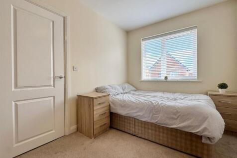 Bedroom 2 (1).jpg