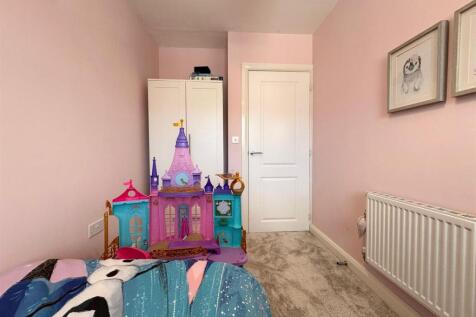 Bedroom 3 (3).jpg