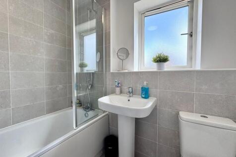 Bathroom.jpg