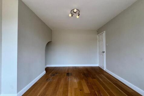 Dining room (2).jpg