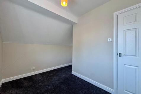 Bedroom 3 (2).jpg