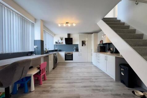 Kitchen (2).jpg