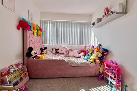 Bed 3.jpg