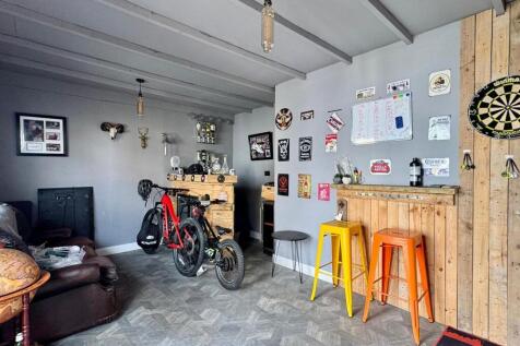 Out house-fotor-2025072215415.jpg