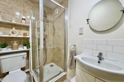 Downstairs shower room.jpg