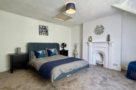 Bedroom 3 (1).jpg