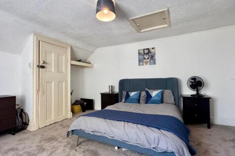 Bedroom 3 (2).jpg