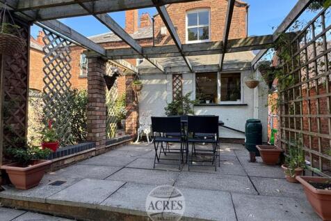 Garden seating area.jpg