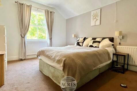 Bedroom 4 (2).jpg