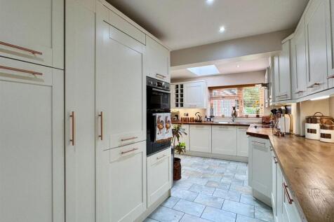 Kitchen (1).jpg