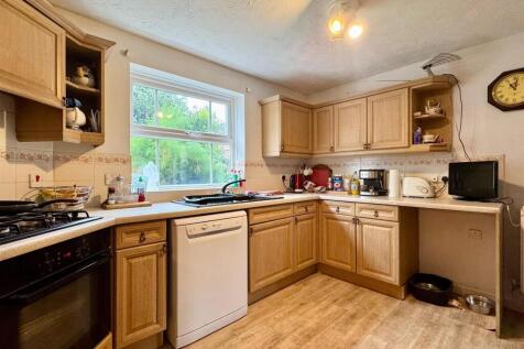 Kitchen (1).jpg