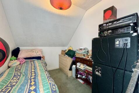 Bed 4.jpg