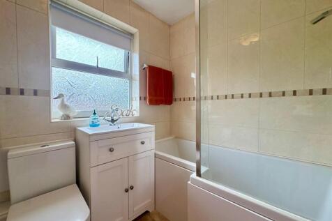 Family bathroom.jpg