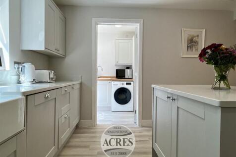 Kitchen (1).jpg
