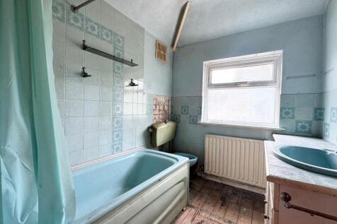 Bathroom.jpg