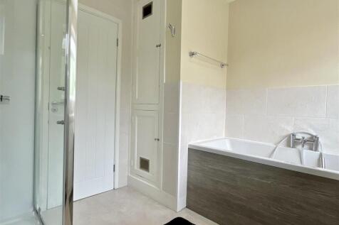 Comp. Bathroom