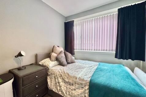 Bed 3.jpg