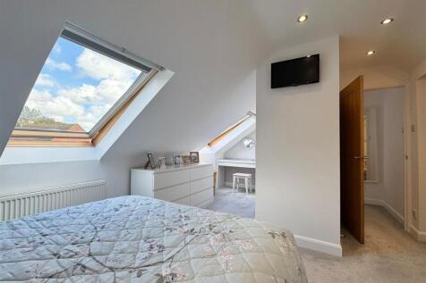 Master bedroom (3).jpg