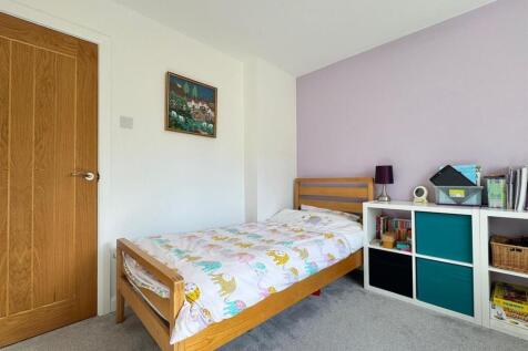 Bedroom 3 (2).jpg
