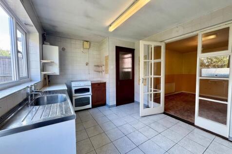 Kitchen (1).jpg