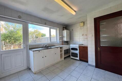 Kitchen (2).jpg