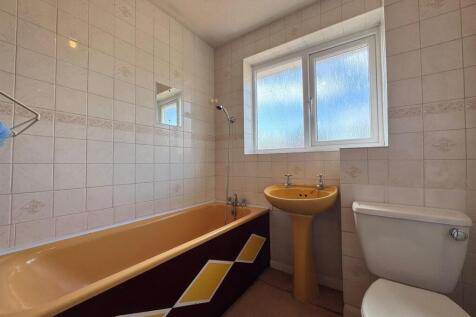 Bathroom.jpg