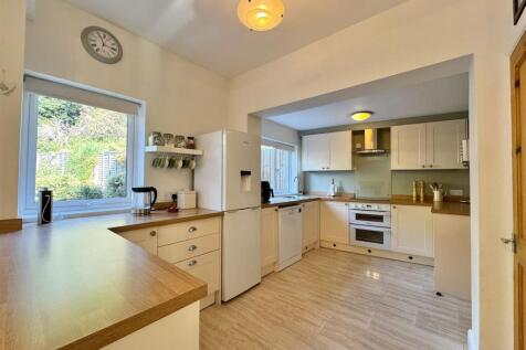 Kitchen (1).jpg