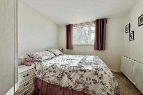 Master bedroom (2).jpg