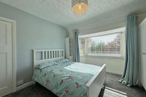 Bedroom 2 (2).jpg