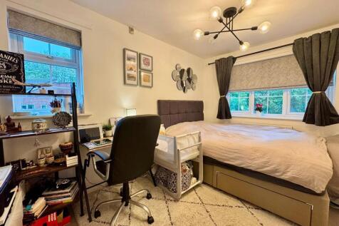 Bedroom (1).jpg