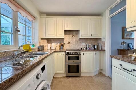 Kitchen (1).jpg