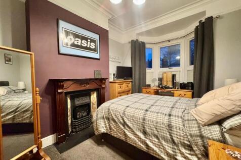 Sitting room, bedroom 4 (1).jpg