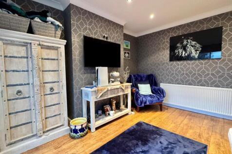 Sitting room (2).jpg