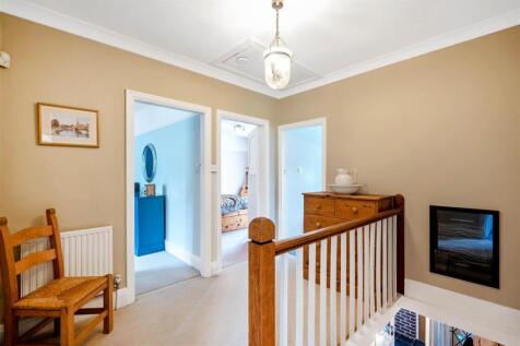 Pilkington Avenue 39-34 (Large).jpg