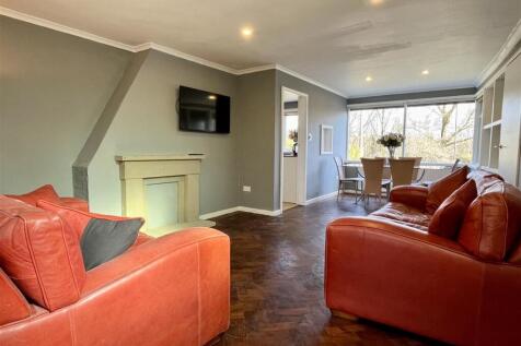 Lounge Through Dining
