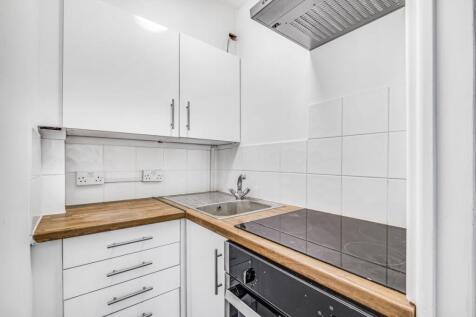 KFH-44_Romney_Court-