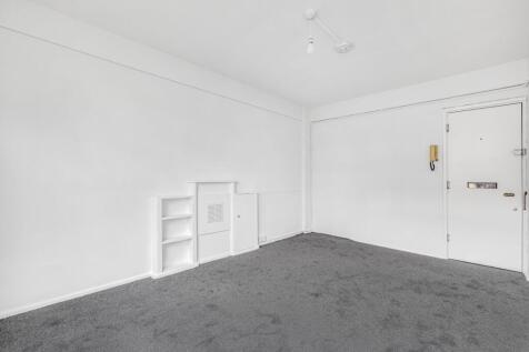 KFH-44_Romney_Court-