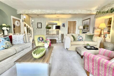Lounge Bank House