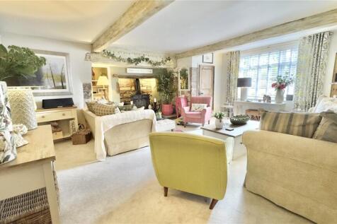 Lounge Bank House
