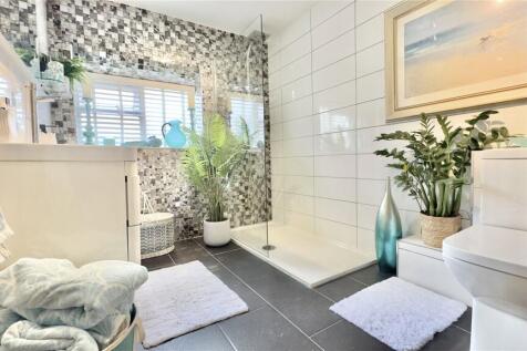 Shower Room - Bank H
