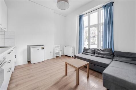 Living/kitchen area