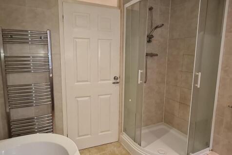 Bath/Shower Room
