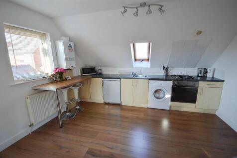 Open Plan Kitchen/Living Area