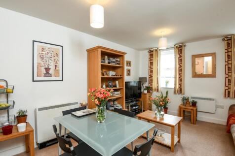 Living/Dining Area