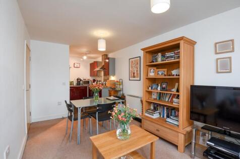 Living/Dining Area