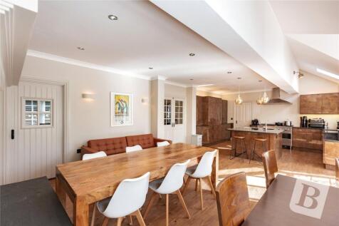 Kitchen/Breakfast Rm